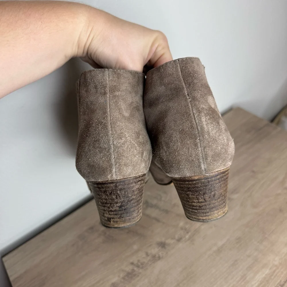 Aquatalia Fallon Suede Chelsea Ankle Boots 8.5 Women’s Brown